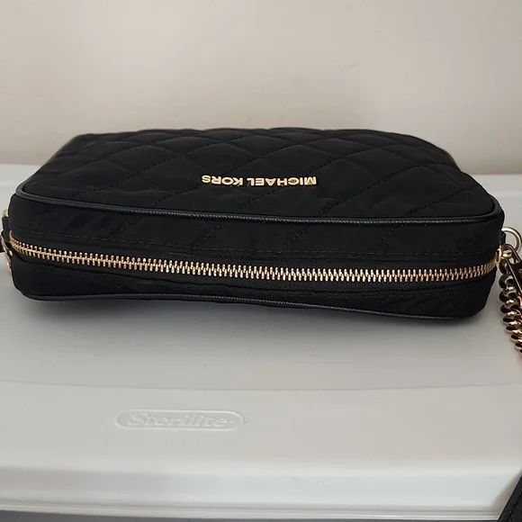 Michael Kors Jet Set Crossbody w/Free MK Wallet - Picture 6 of 15